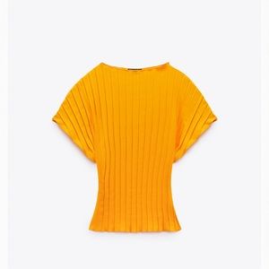 Zara Plise top size M